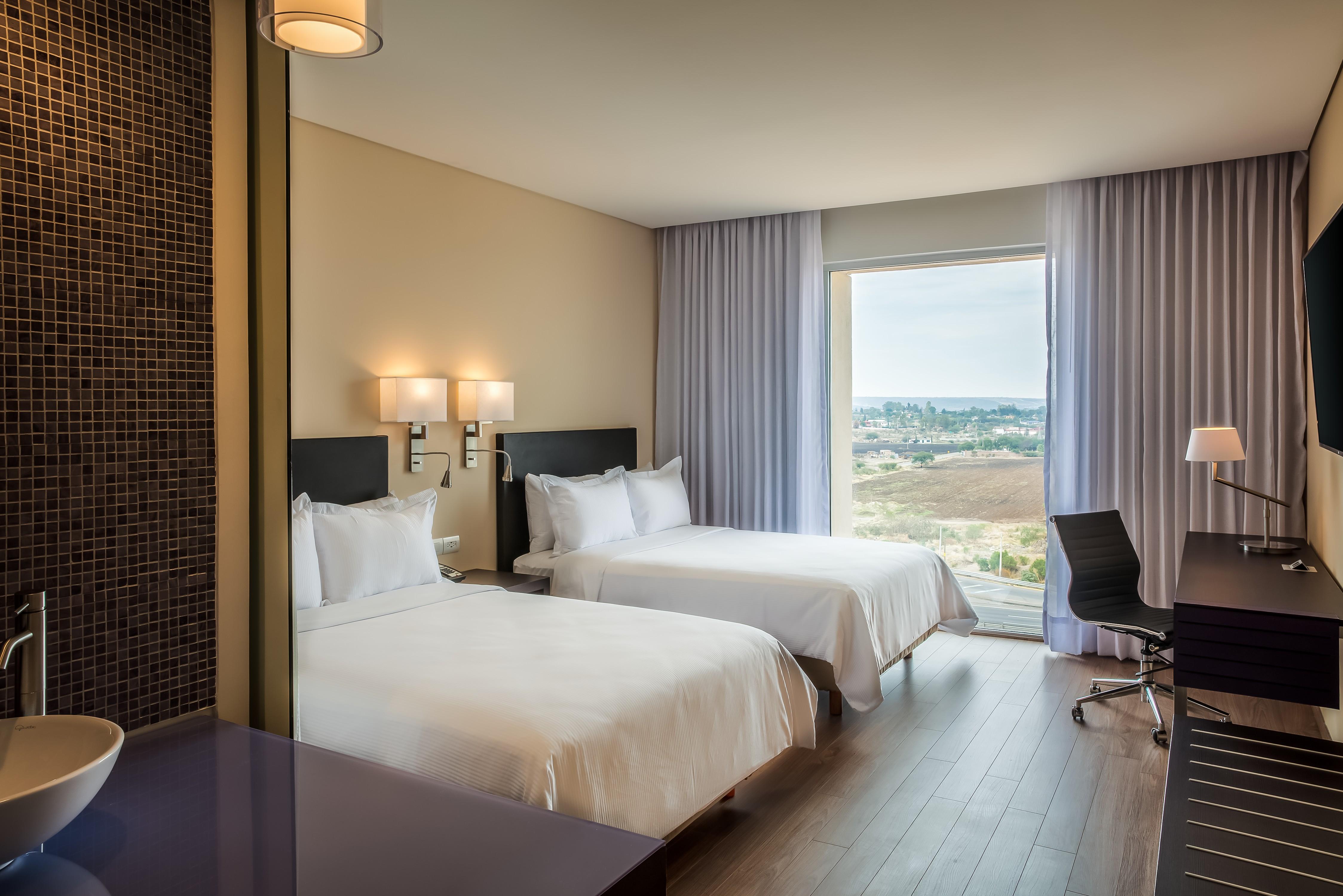 Fiesta Inn Silao Puerto Interior 외부 사진