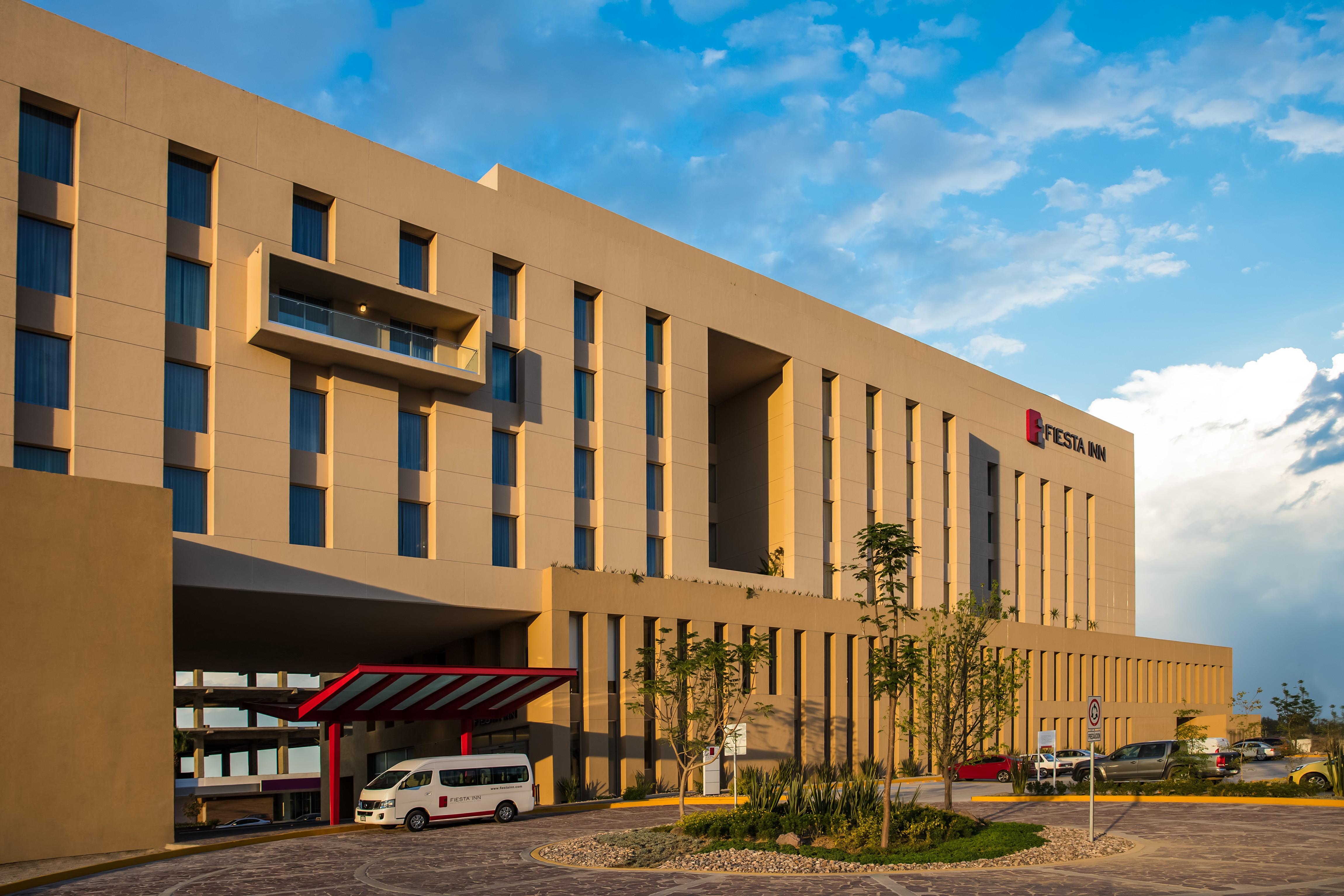 Fiesta Inn Silao Puerto Interior 외부 사진