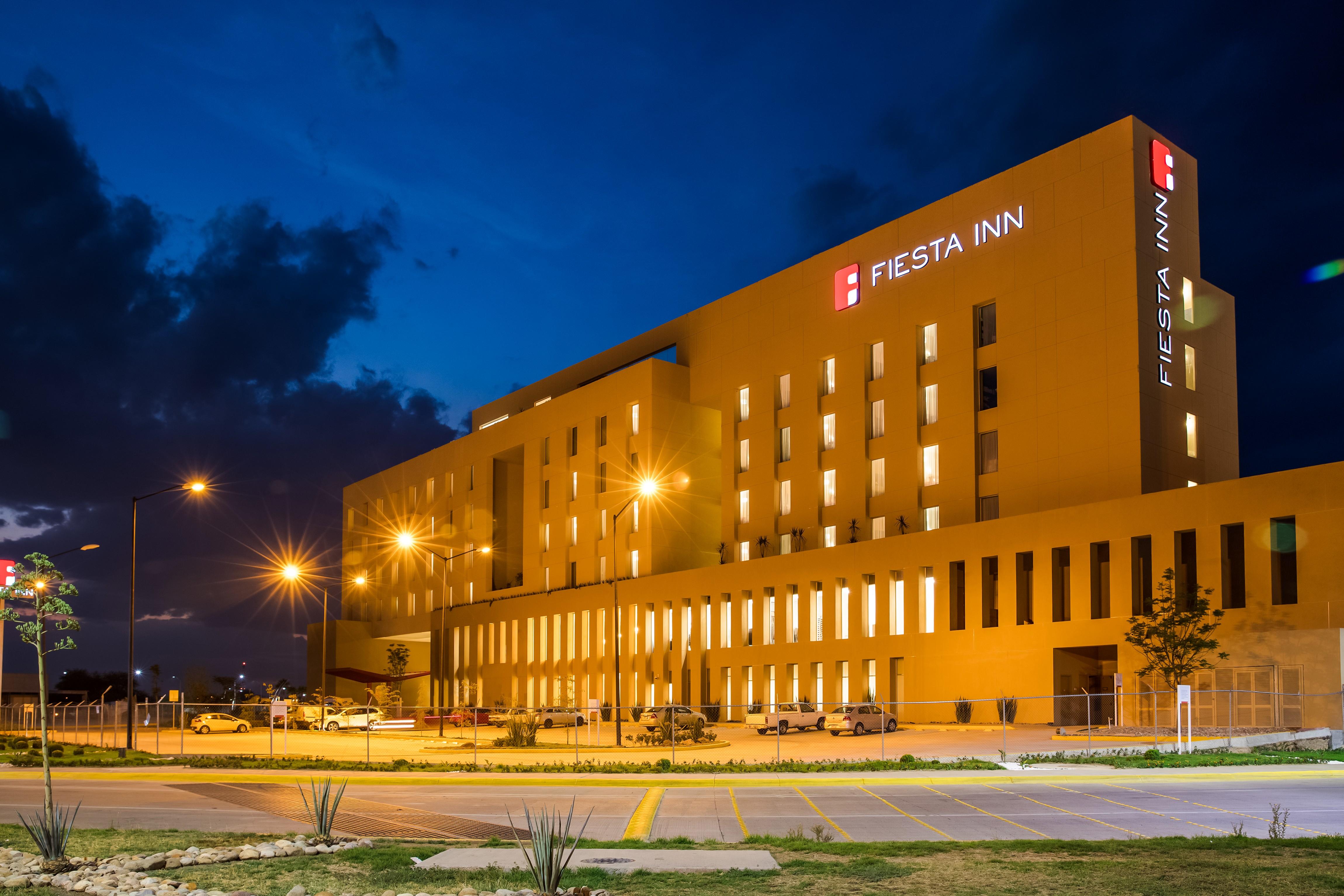 Fiesta Inn Silao Puerto Interior 외부 사진
