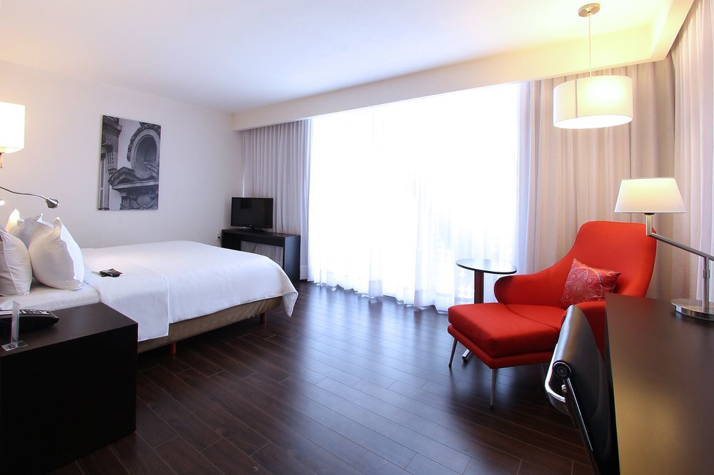 Fiesta Inn Silao Puerto Interior 외부 사진