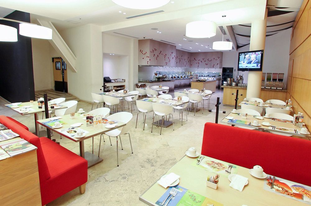 Fiesta Inn Silao Puerto Interior 외부 사진